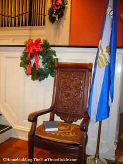 First_Presbyterian_Church_pastors_throne.JPG