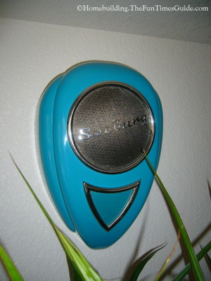 Seeburg_teardrop_speaker.JPG