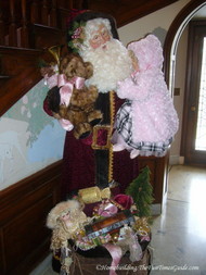 Tate_House_Santa_holding_child.JPG