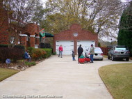 The_Alamo_House_garage.JPG