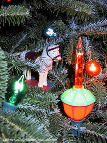bubble_light_Christmas_tree_ornament.JPG