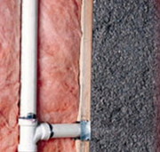 cellulose_vs_fiberglass_insulation.jpg