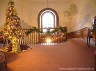 grand_staircase_landing.JPG