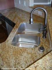 granite_countertop_and_sinks.JPG