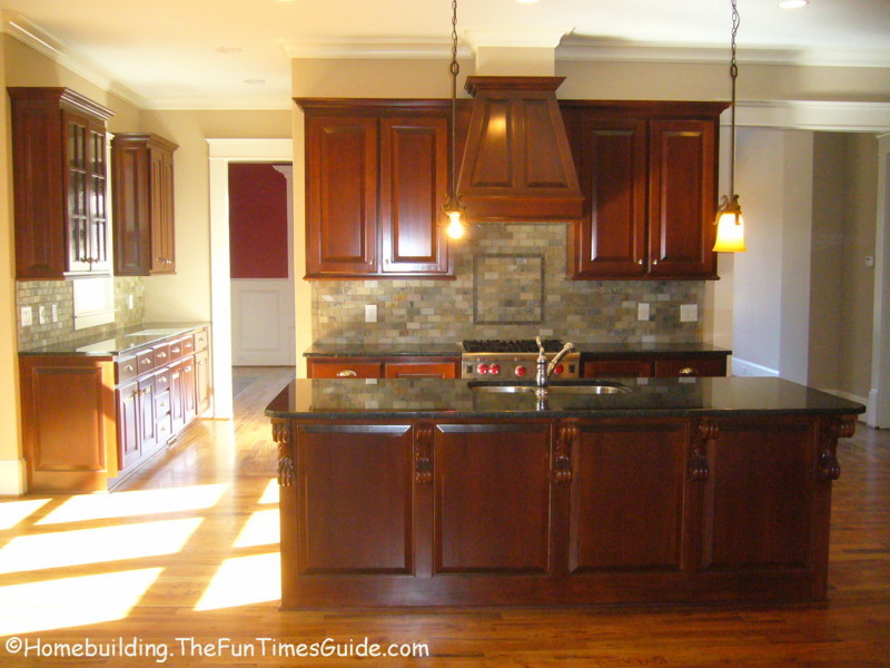 http://homebuilding.thefuntimesguide.com/images/blogs/luxury_kitchen_with_high_end_appliances.JPG