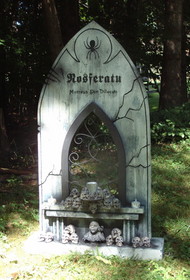 nosferatu_s_grave.jpg