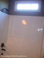 2nd_bathroom_with_transom_window_above_shower.JPG