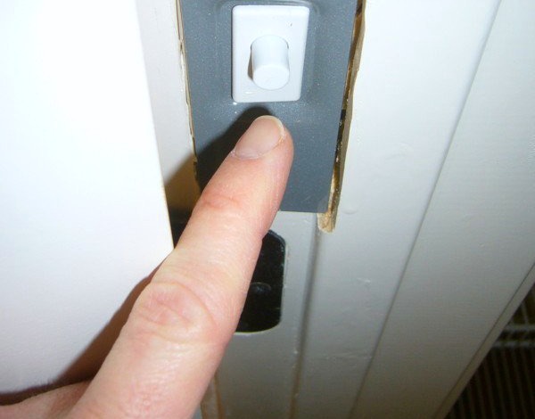 Automatic Closet Door Light Off 72, Closet Door Light Switch Retrofit