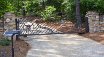 Choosing The Best Driveway Gate + Tips For Installing Driveway Gates Yourself