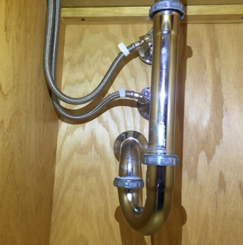 kitchen faucet repair pipes