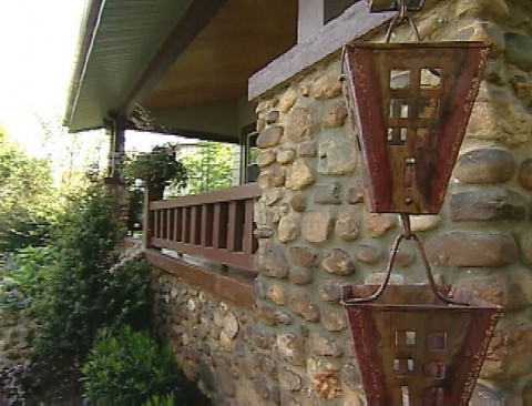 hgtv-house-with-rain-chains