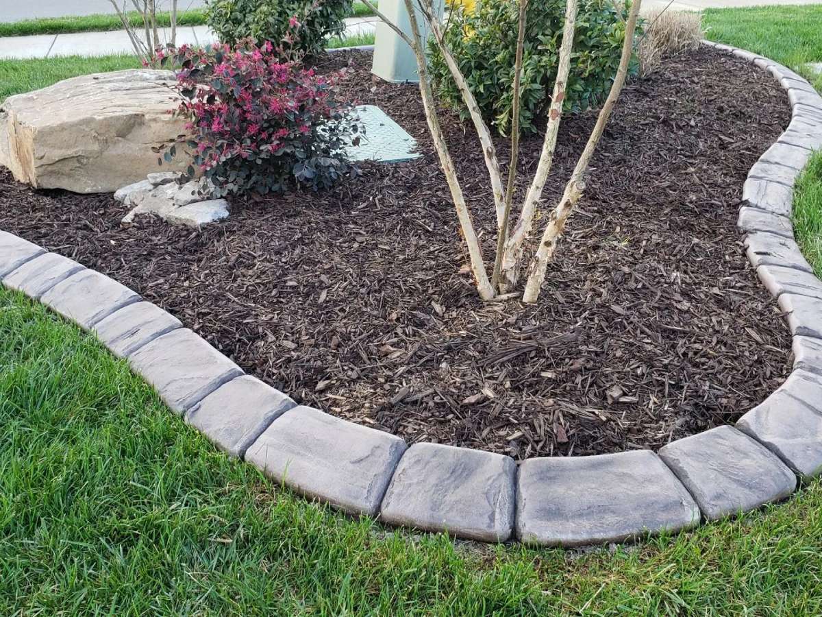 3 Great Reasons To Have Concrete Landscape Curbing Installed ...